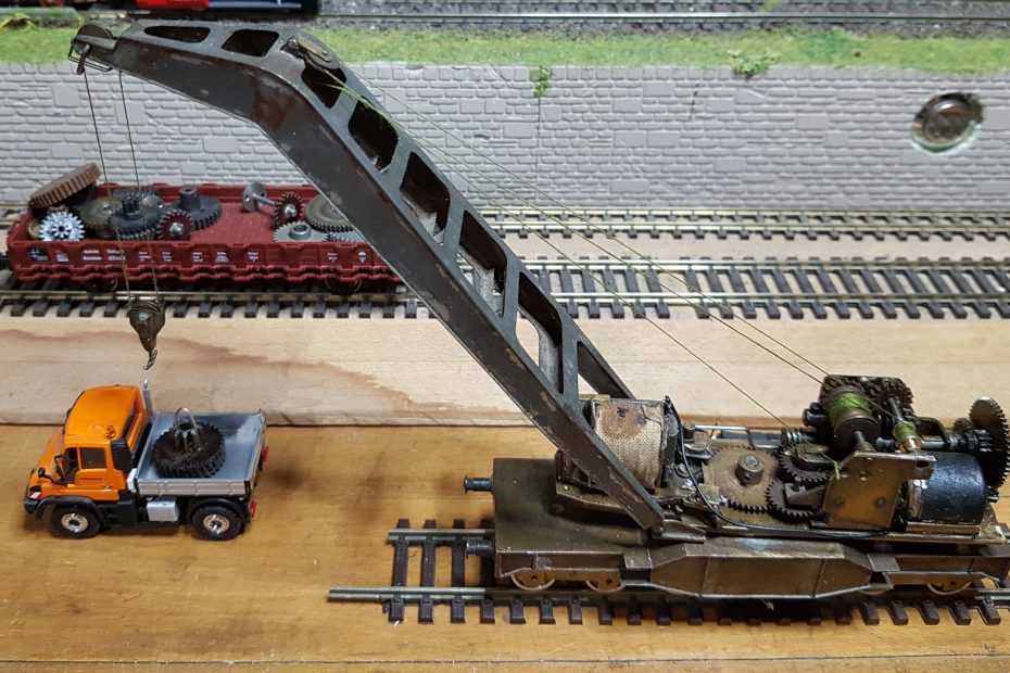 Eisenbahndrehkran-edk-25-h0-mit-unimog