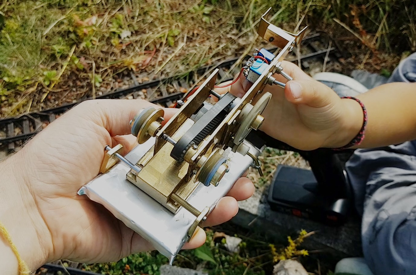 Schienenschleifer von unten Schienenschleifer von unten