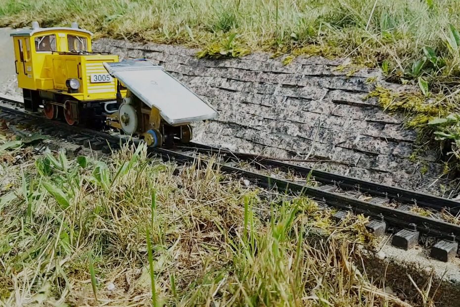 Vorbeifahrt an unserer schönen Granitböschung