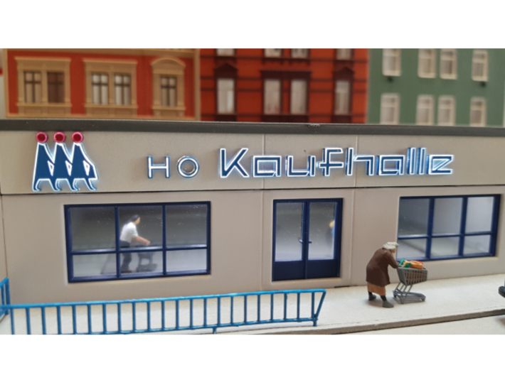 Anwendungsbeispiel-Tagsüber mit angeschaltener Leuchtreklame