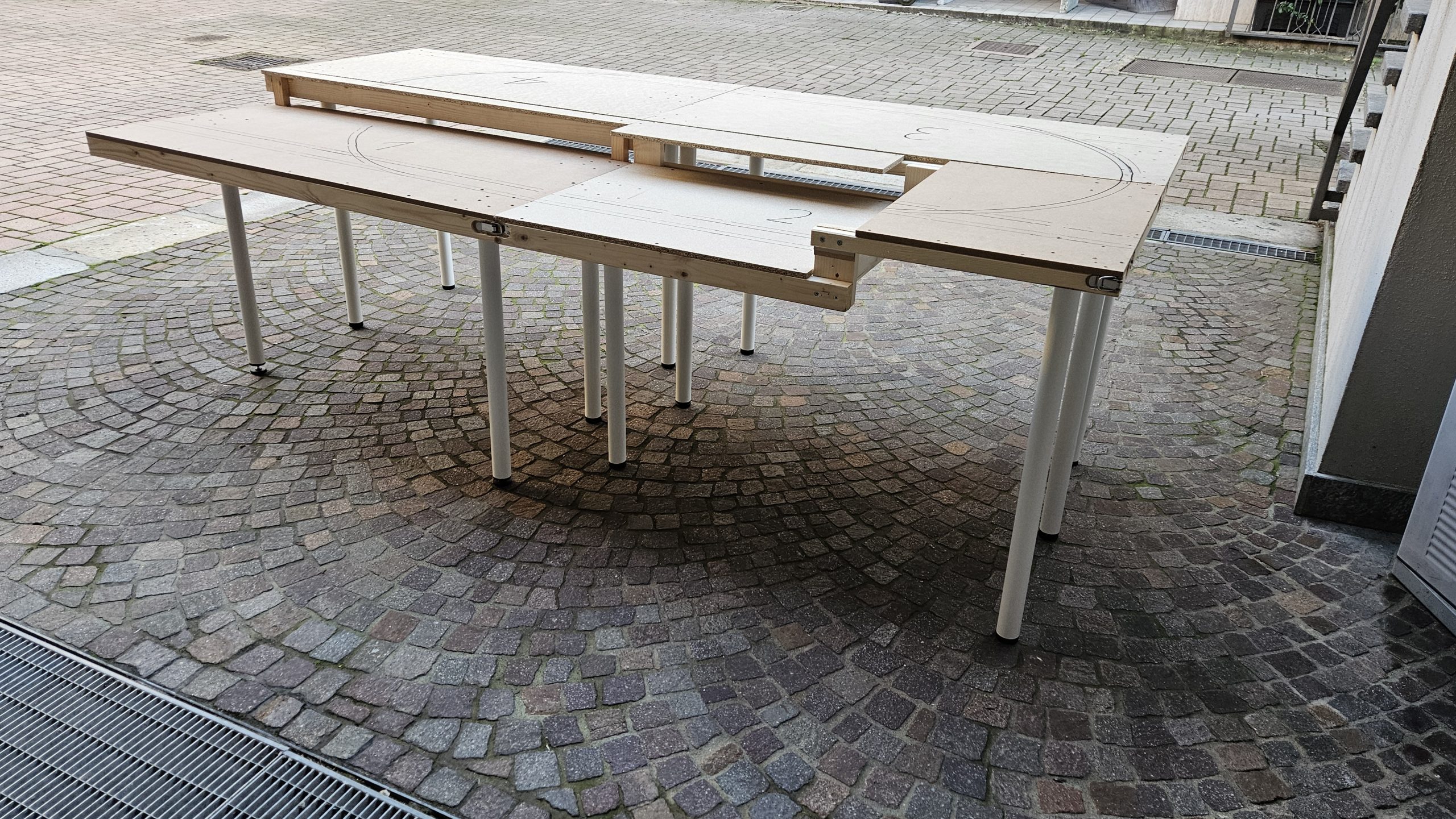 Rücken an Rücken - jedes Segment hat 3 Beine